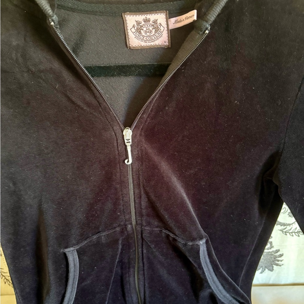 Juicy Couture Black Velour Set with Pastel Logo - Picture 4 of 8